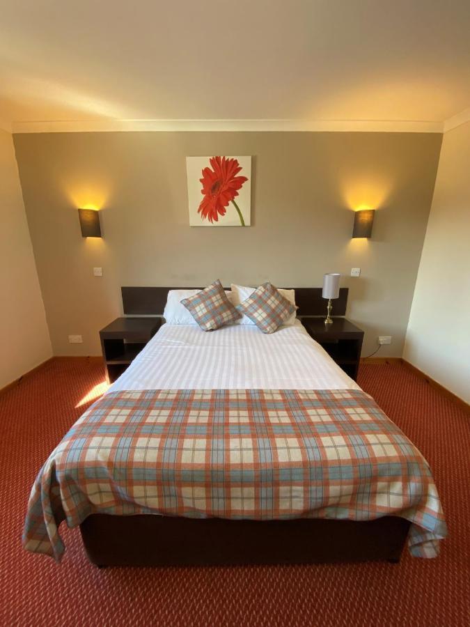 Highlander Hotel 'A Bespoke Hotel' Newtonmore Kültér fotó