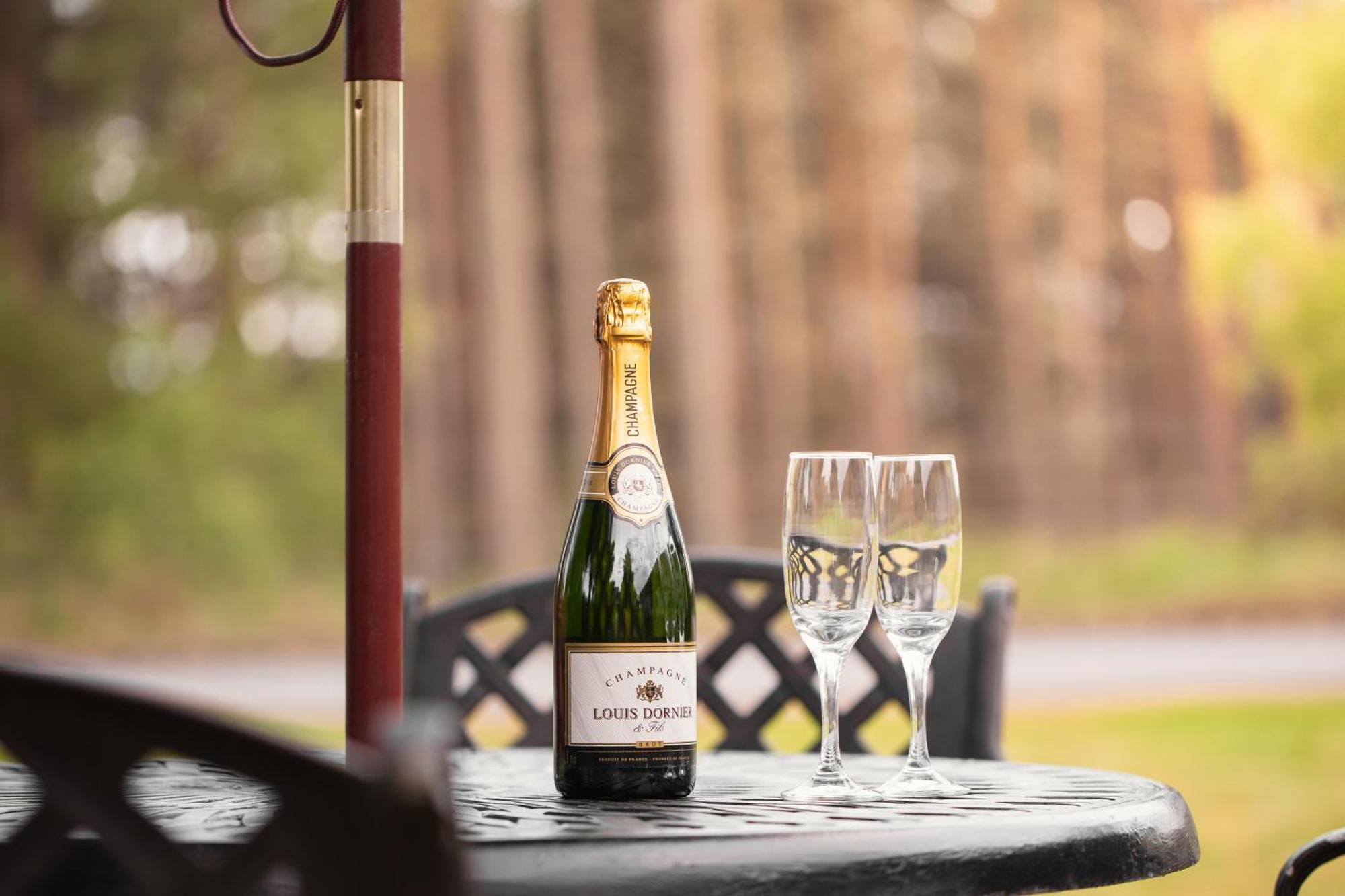 Highlander Hotel 'A Bespoke Hotel' Newtonmore Kültér fotó