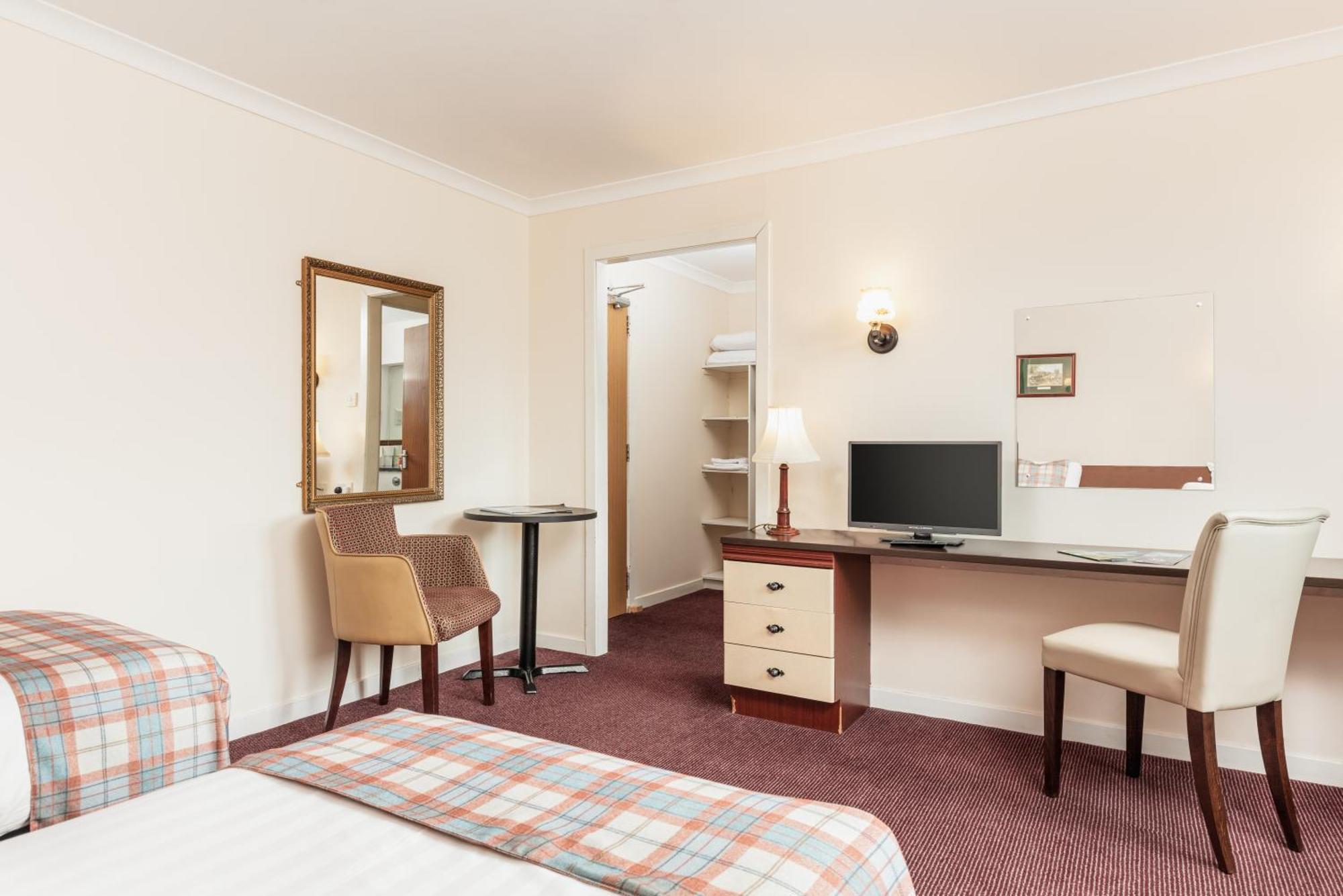 Highlander Hotel 'A Bespoke Hotel' Newtonmore Kültér fotó