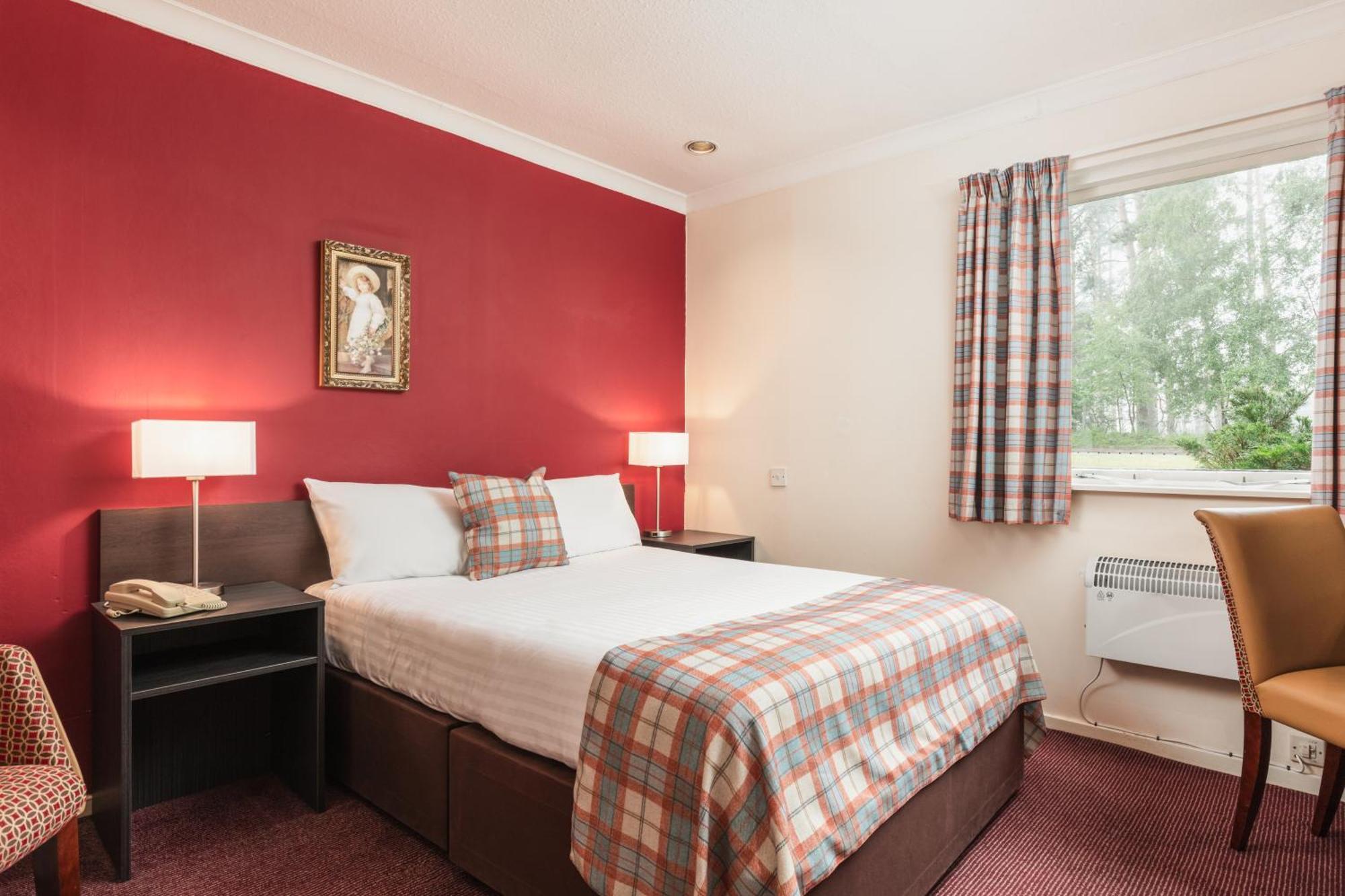 Highlander Hotel 'A Bespoke Hotel' Newtonmore Kültér fotó