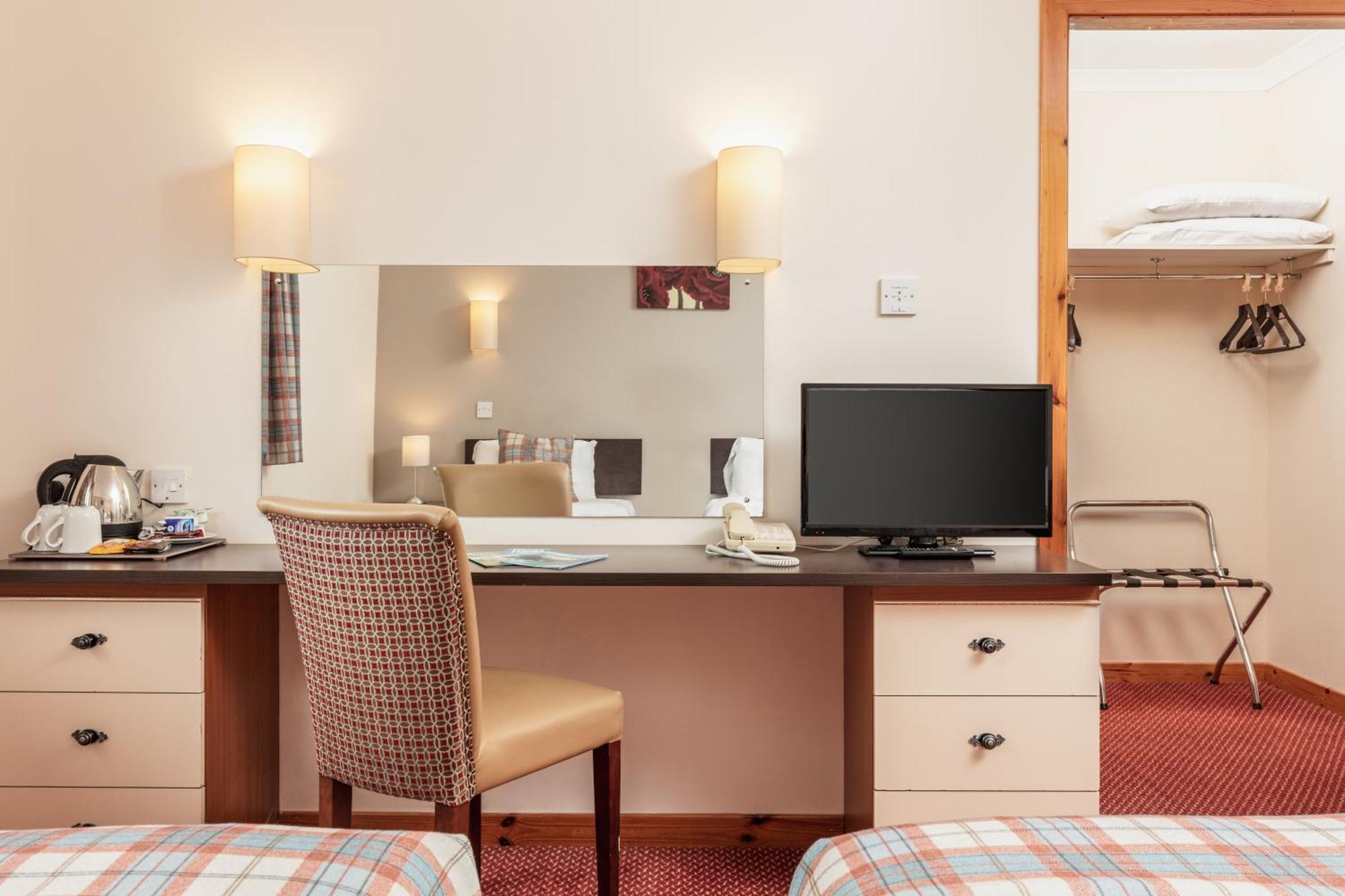 Highlander Hotel 'A Bespoke Hotel' Newtonmore Kültér fotó