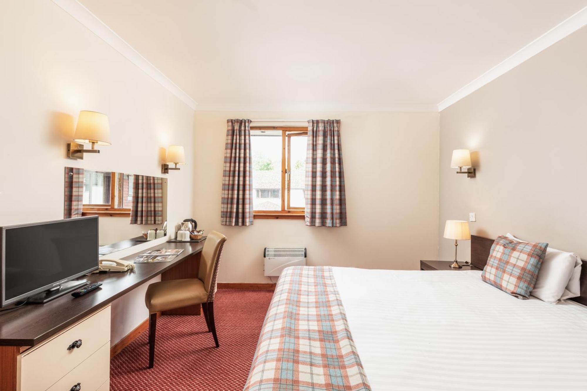 Highlander Hotel 'A Bespoke Hotel' Newtonmore Kültér fotó