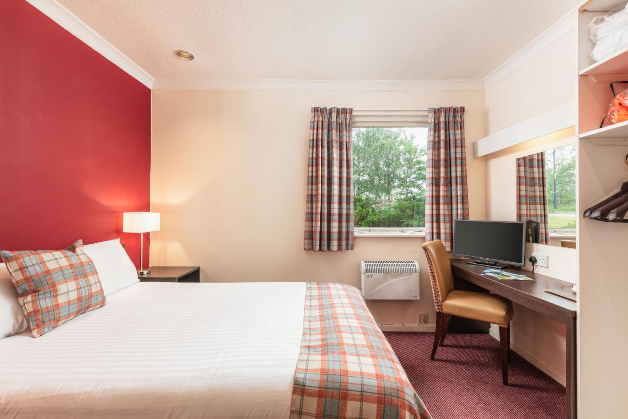 Highlander Hotel 'A Bespoke Hotel' Newtonmore Kültér fotó