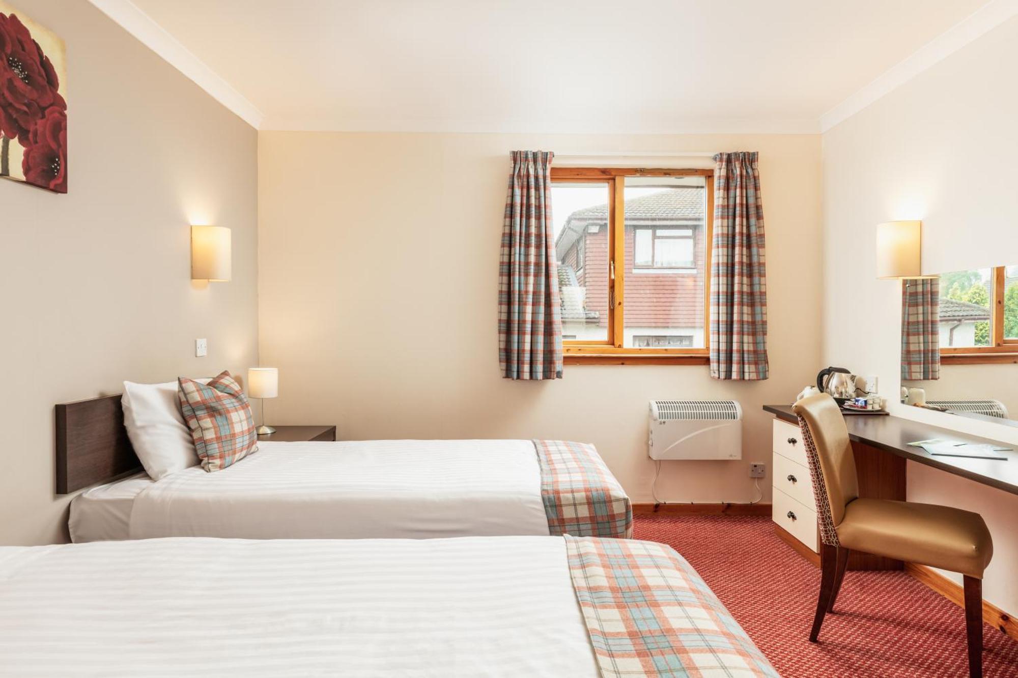 Highlander Hotel 'A Bespoke Hotel' Newtonmore Kültér fotó