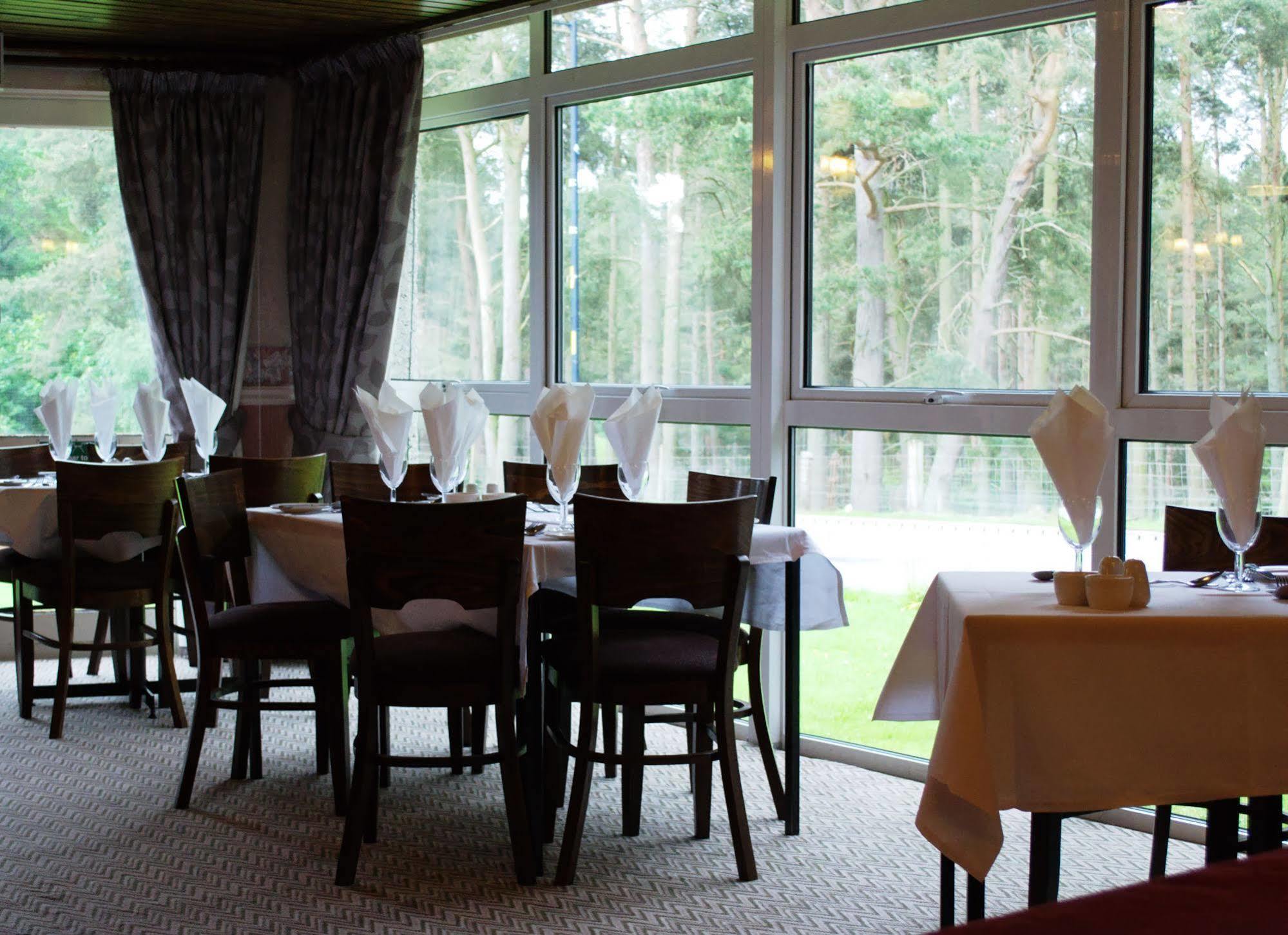 Highlander Hotel 'A Bespoke Hotel' Newtonmore Kültér fotó